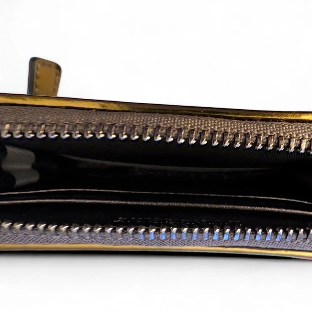 Burberry Metallic Knot Leather Small Zip Wallet - Picture 10 of 15